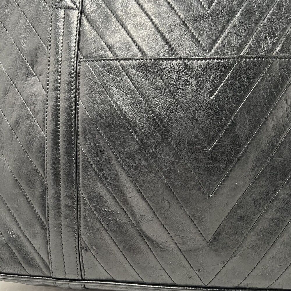 Vintage Chanel Leather Chevron Quilt Tote Bag Shoulder Bag Made In Italy - Picture 8 of 16